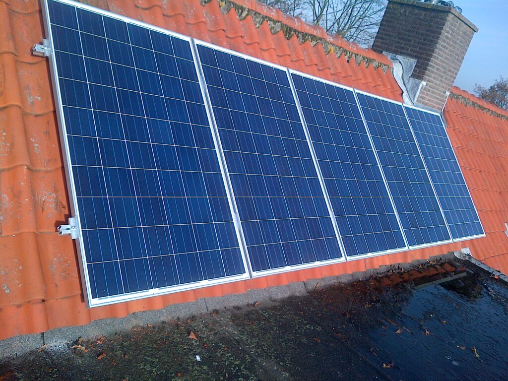 blauwe zonnepanelen