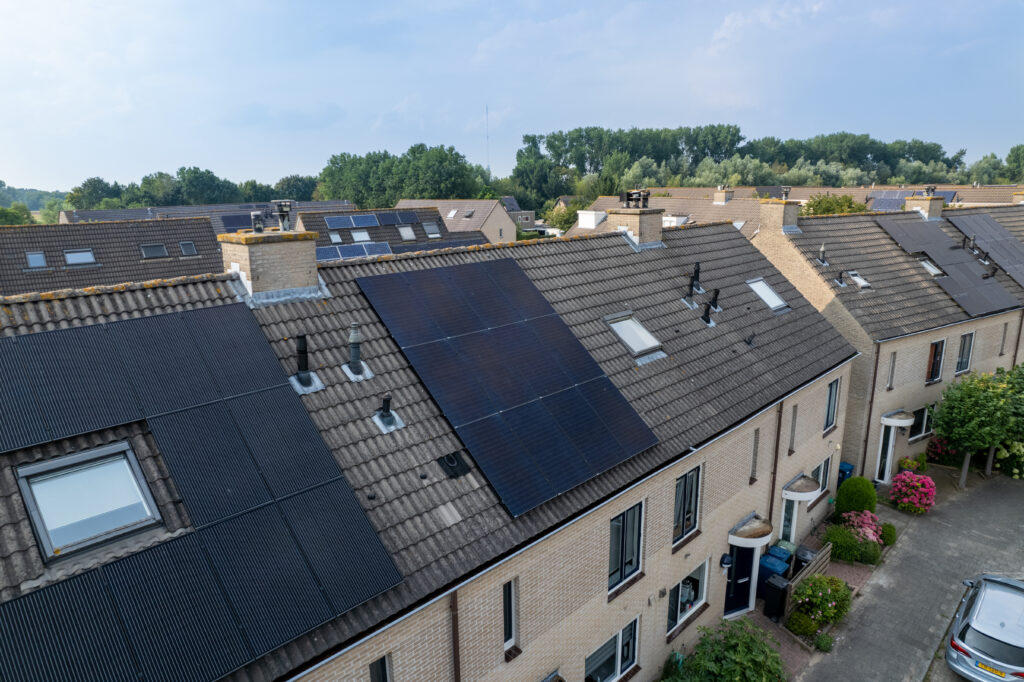 12 zonnepanelen op schuin dak